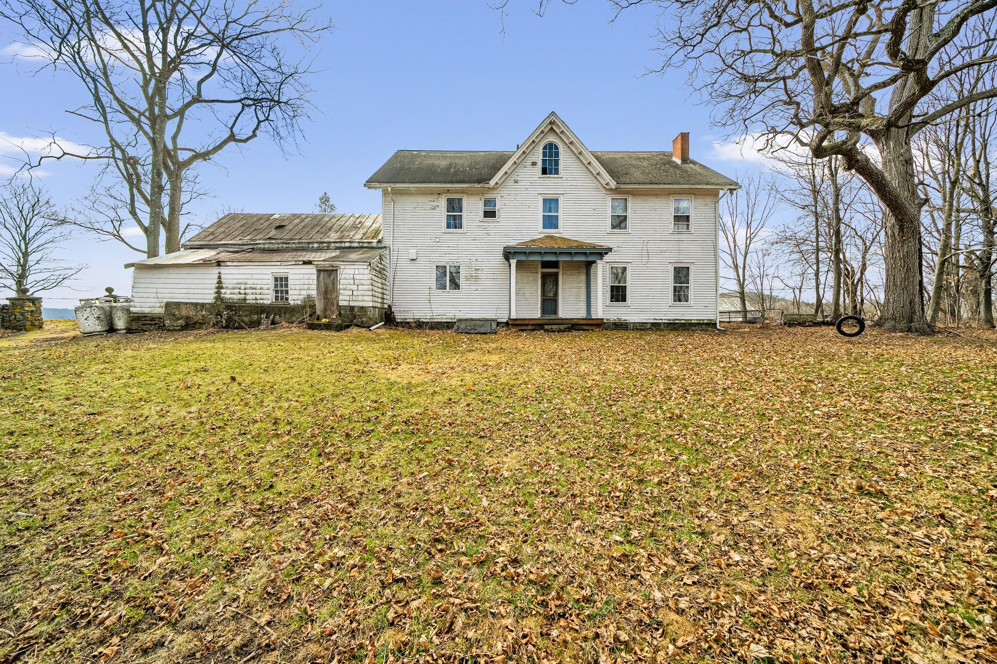 206 Greycourt Road, Unit 190 Chester, NY 10918 - Photo 15 of 49 a front view of a house with a yard