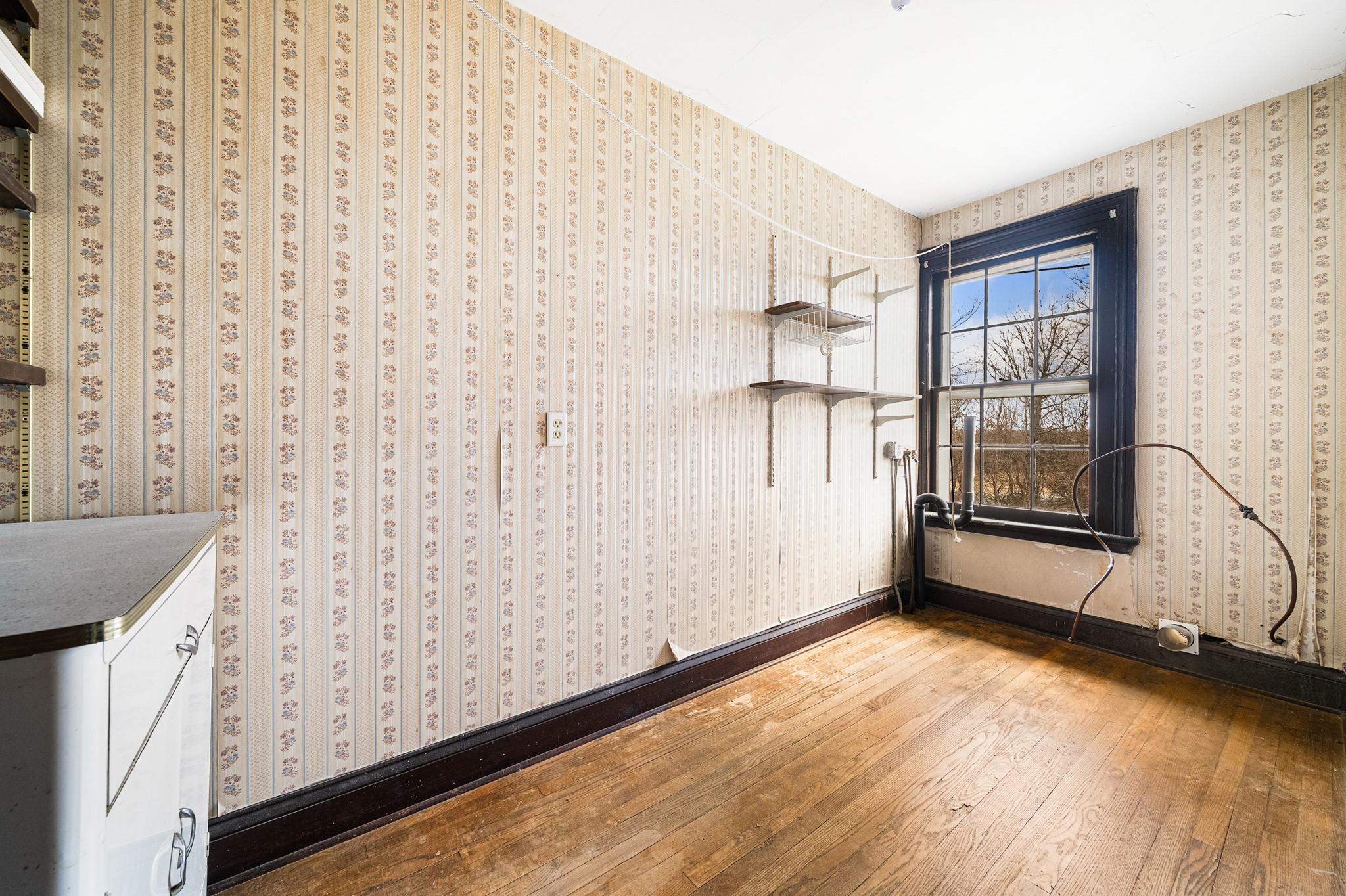 206 Greycourt Road, Unit 190 Chester, NY 10918 - Photo 43 of 49 a view of an empty room with a window