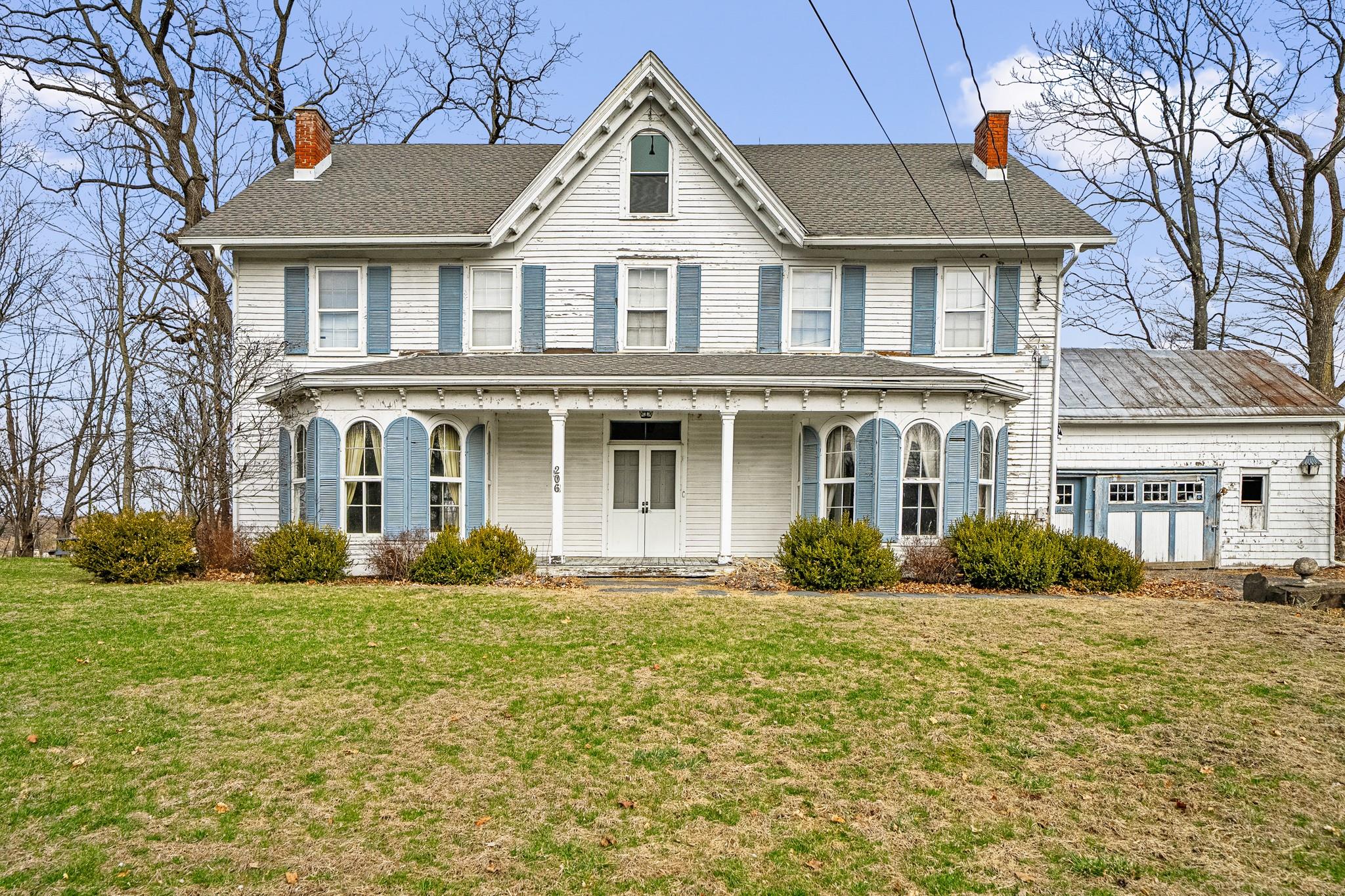 206 Greycourt Road, Unit 190 Chester, NY 10918 - Photo 9 of 49 a front view of a house with a yard