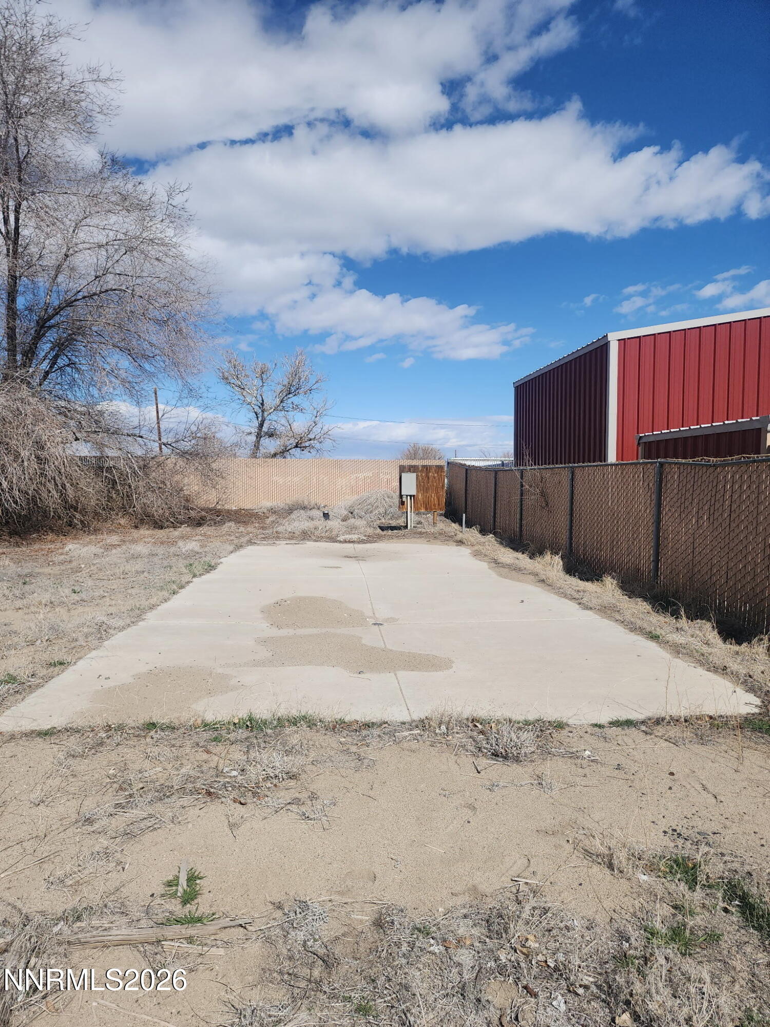 601 Windmill Drive Fallon, NV 89406 - Photo 4 of 18 a view of dirt yard