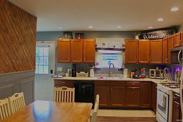 $225,000 | 304 Maplewood Avenue, Bourbon, IN 46504