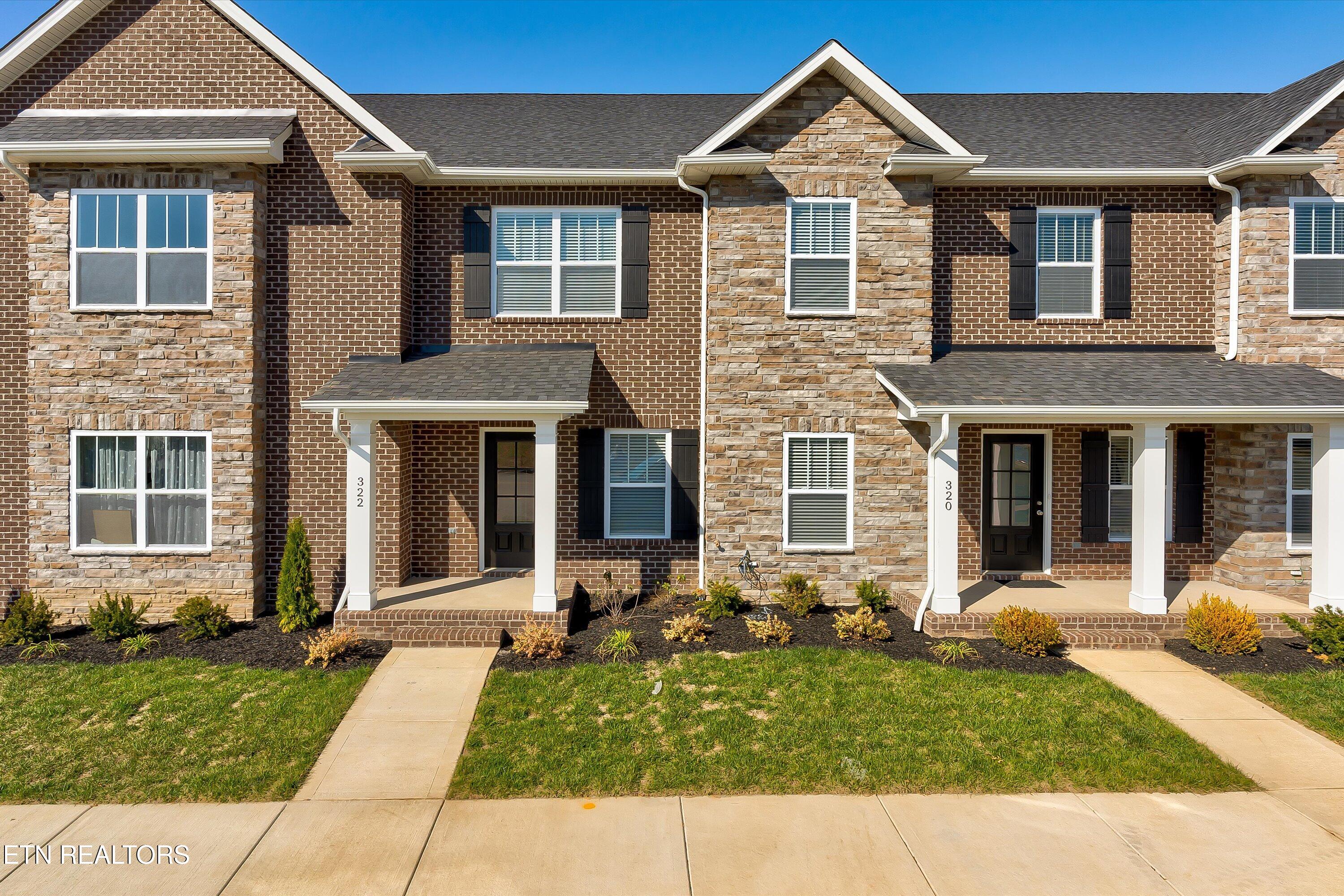 01-322 Broadberry Ave-1