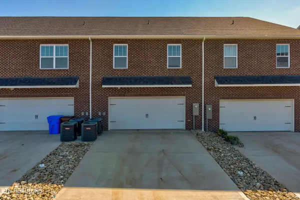 $354,900 | 322 Broadberry Avenue, Oak Ridge, TN 37830