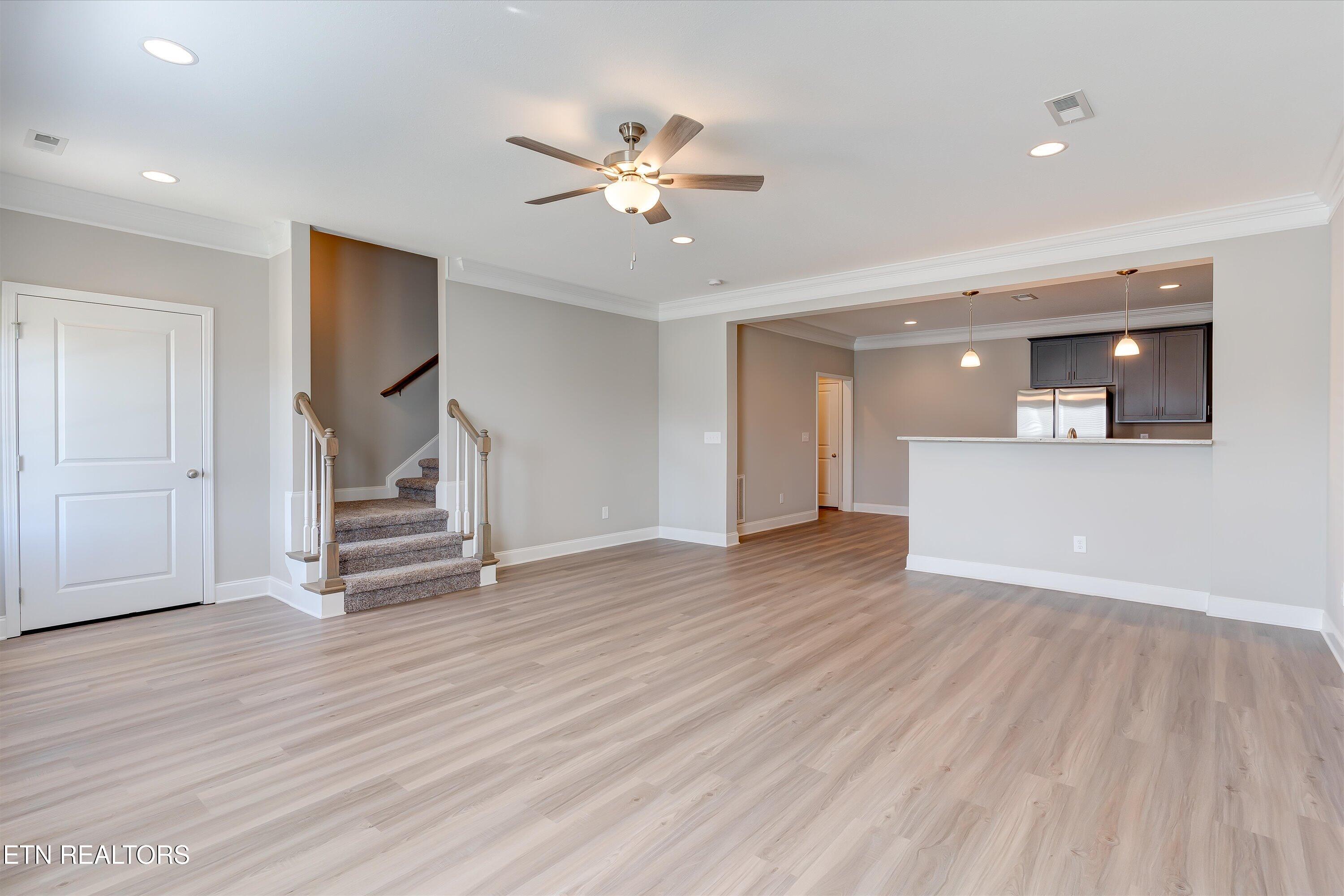 322 Broadberry Avenue Oak Ridge, TN 37830 - Photo 3 of 30 03-322 Broadberry Ave-3