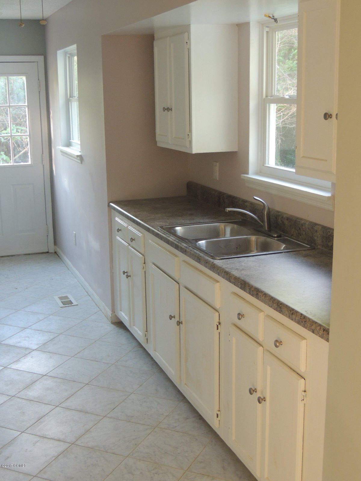 276 Merrimon Road Beaufort, NC 28516 - Photo 13 of 14 KITCHEN