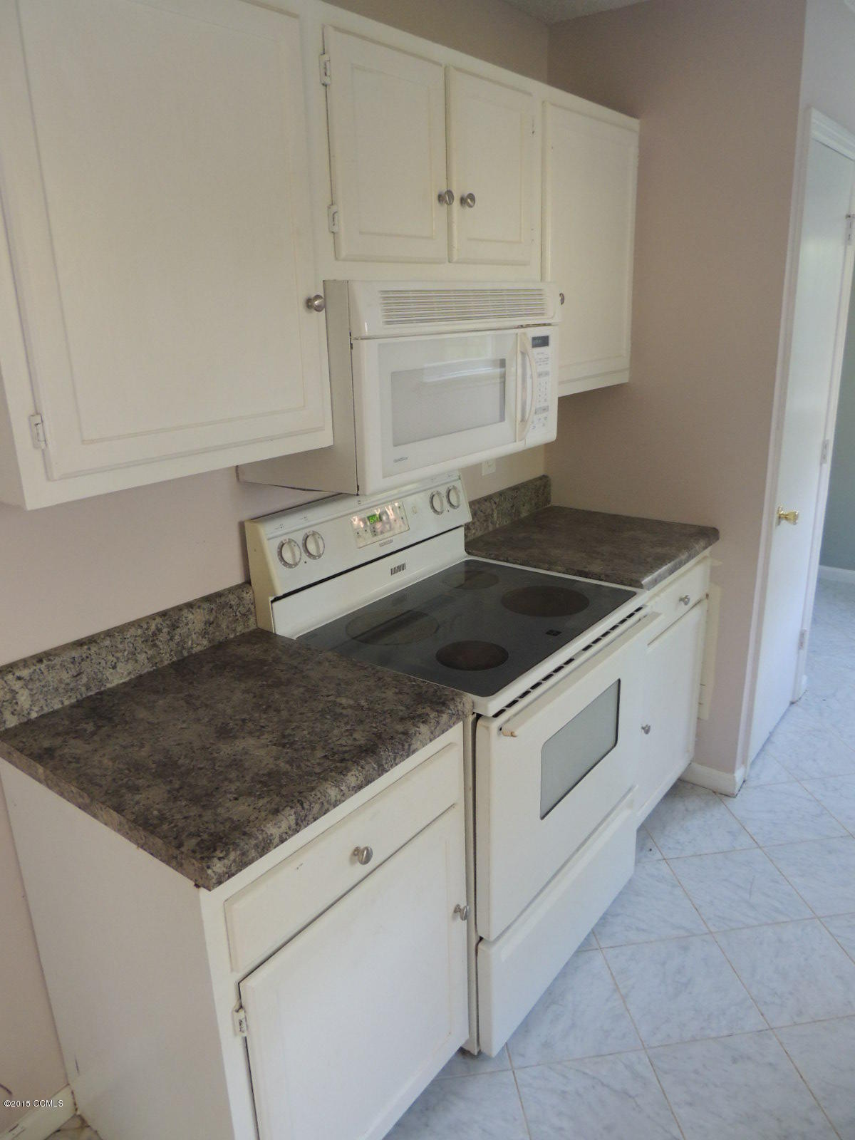 276 Merrimon Road Beaufort, NC 28516 - Photo 14 of 14 KITCHEN