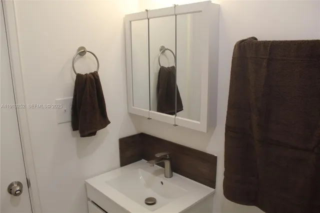 $2,500 | 19879 Southwest 328th Street, Unit 2, Homestead, FL 33030