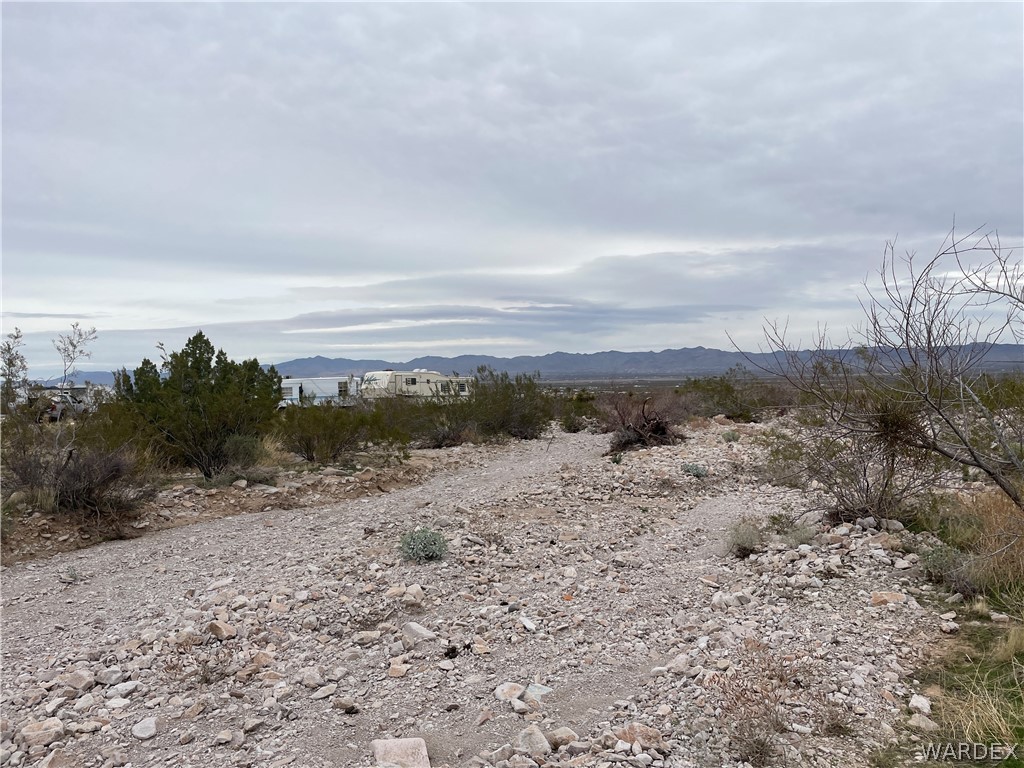 3096 South McCraken Road Golden Valley, AZ 86413 - Photo 4 of 8
