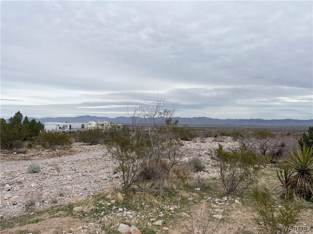 3096 South McCraken Road Golden Valley, AZ 86413 - Photo 5 of 8 a view of ocean view with beach
