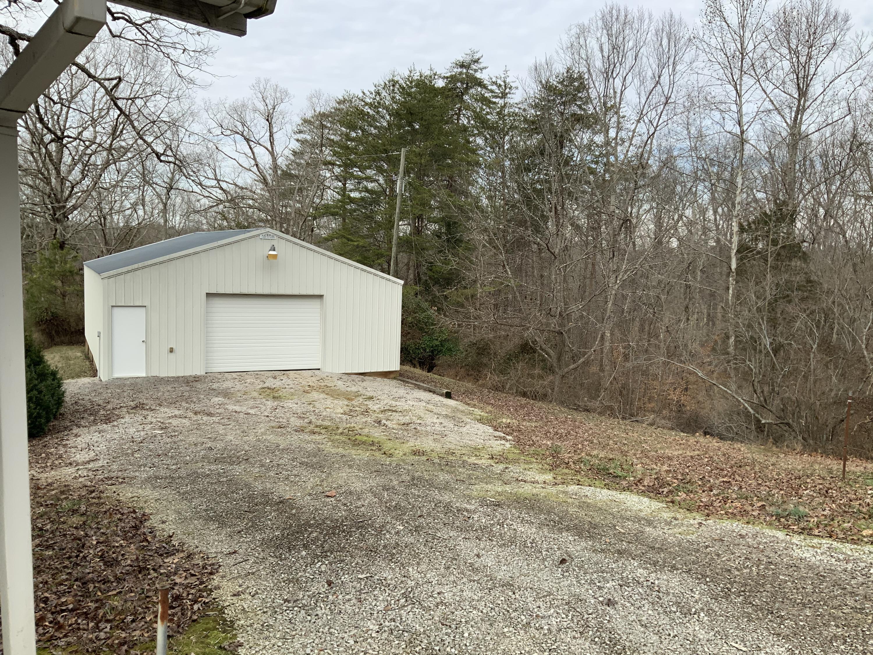 140 Spring Branch Road Nancy, KY 42544 - Photo 18 of 28 CA39E917-B279-46F4-84A6-ED27E75AE4FF<|>P