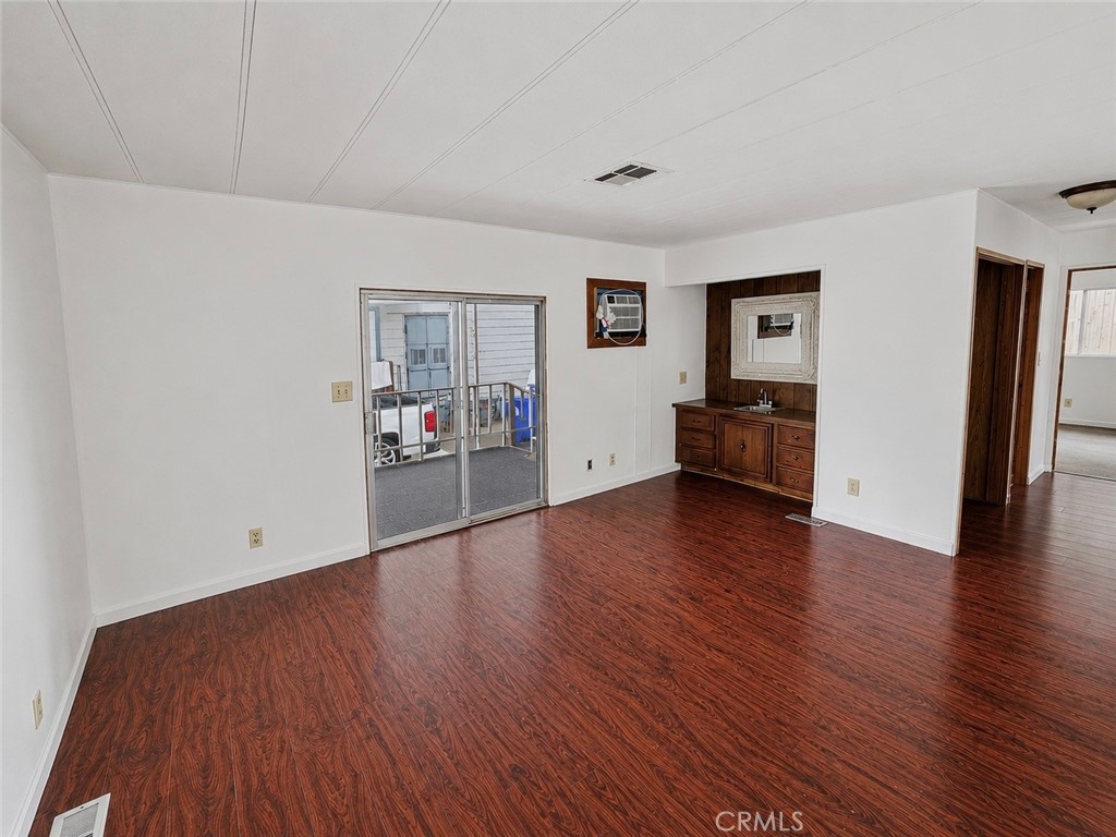 36200 Paradise Ranch Road Castaic, CA 91384 - Photo 6 of 18 Living Room