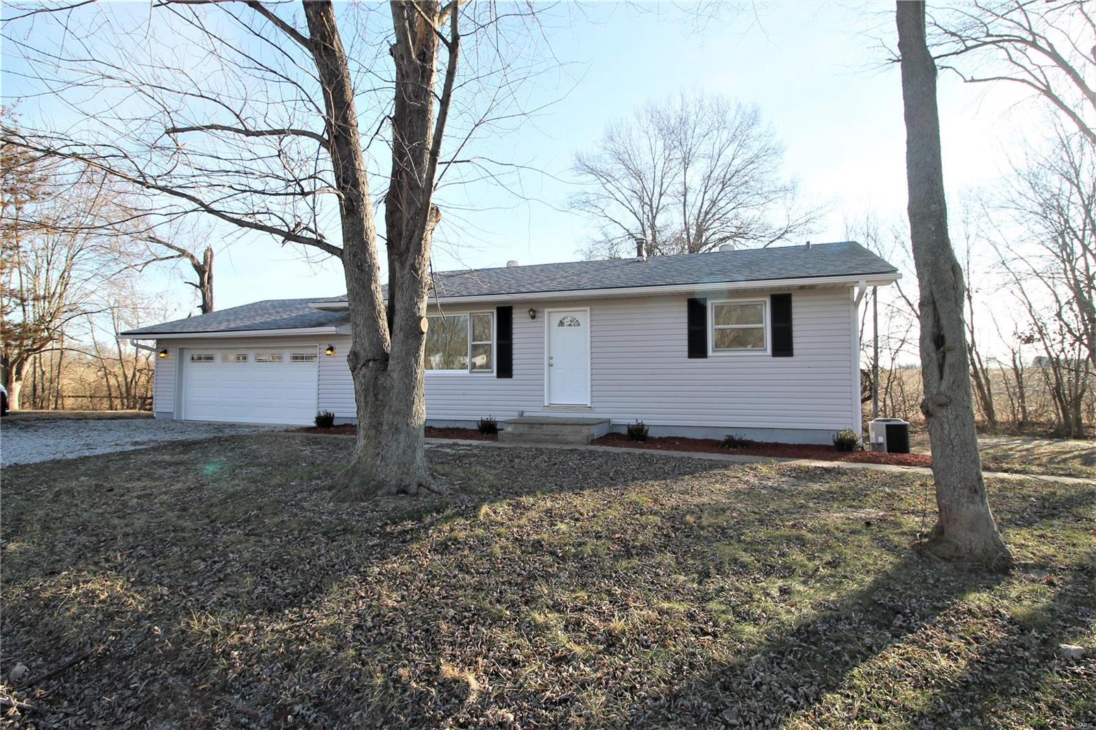 7014 Prairietown Road Edwardsville, IL 62025 - Photo 1 of 29