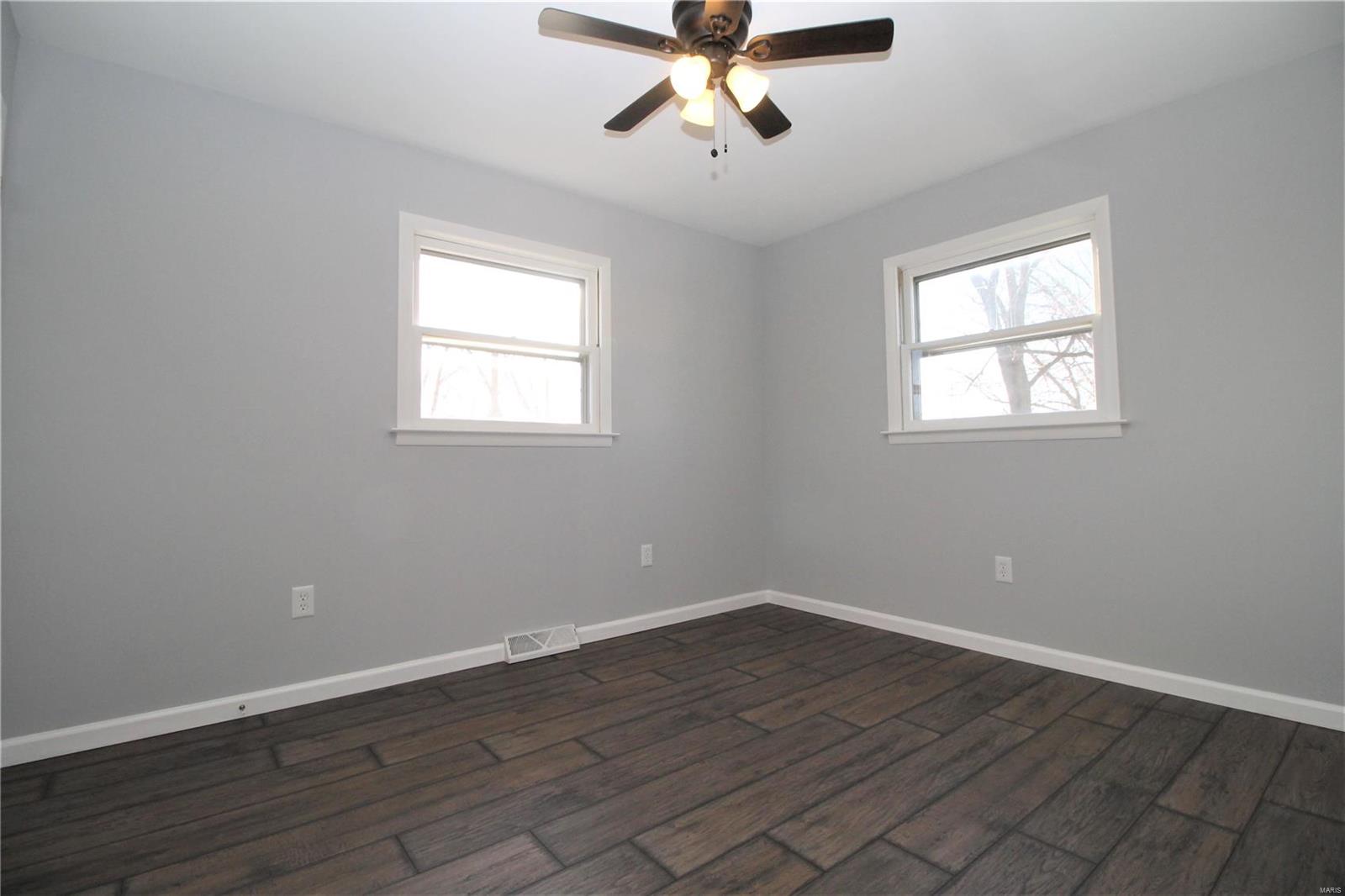 7014 Prairietown Road Edwardsville, IL 62025 - Photo 8 of 29