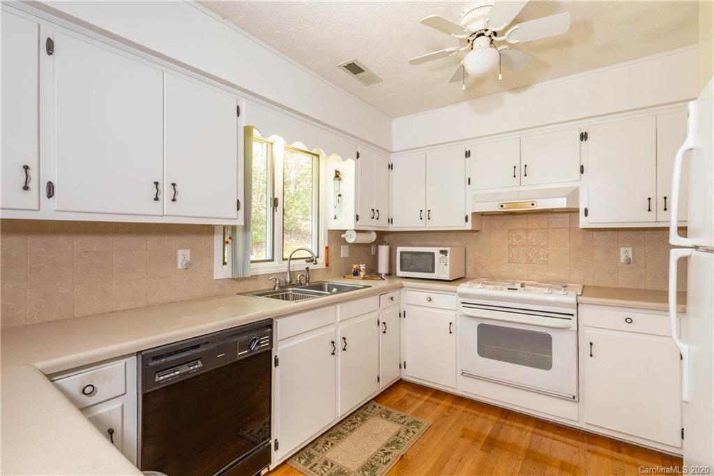 13 Brooks Road Brevard, NC 28712 - Photo 15 of 44 Gallery Image 15