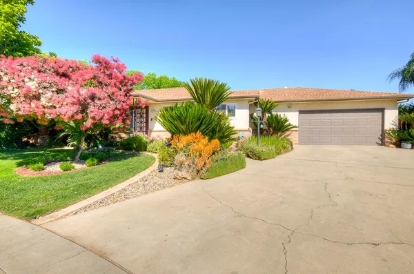 $499,000 | 719 East Alluvial Avenue, Fresno, CA 93720