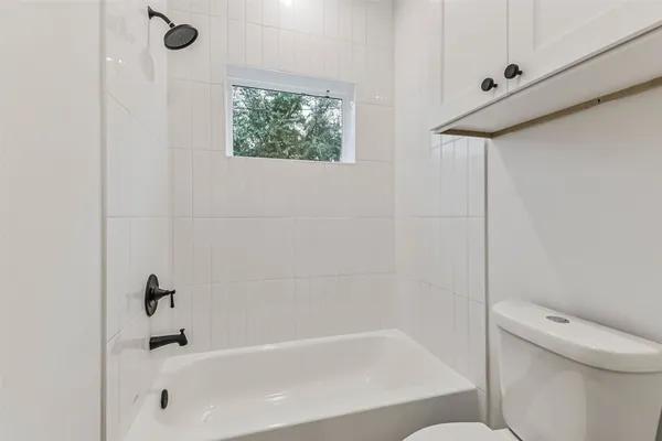 $2,998 | 7709 Earl Rudder Way, Houston, TX 77055