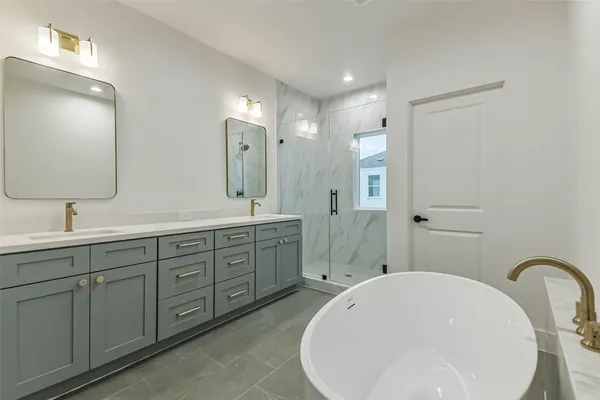 $2,998 | 7709 Earl Rudder Way, Houston, TX 77055