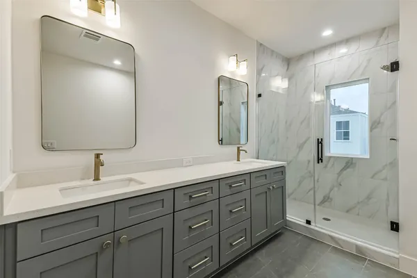 $2,998 | 7709 Earl Rudder Way, Houston, TX 77055