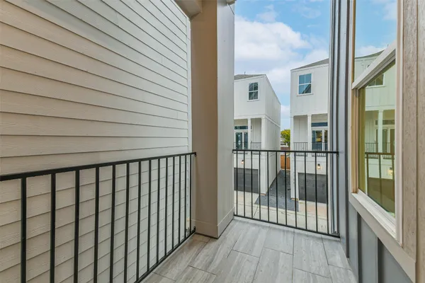 $2,998 | 7709 Earl Rudder Way, Houston, TX 77055