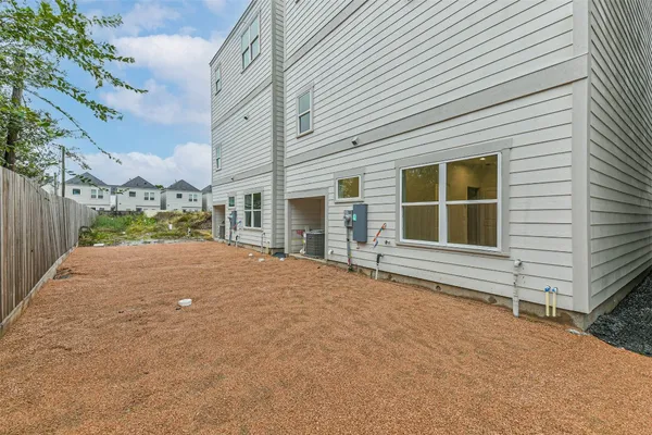 $2,998 | 7709 Earl Rudder Way, Houston, TX 77055