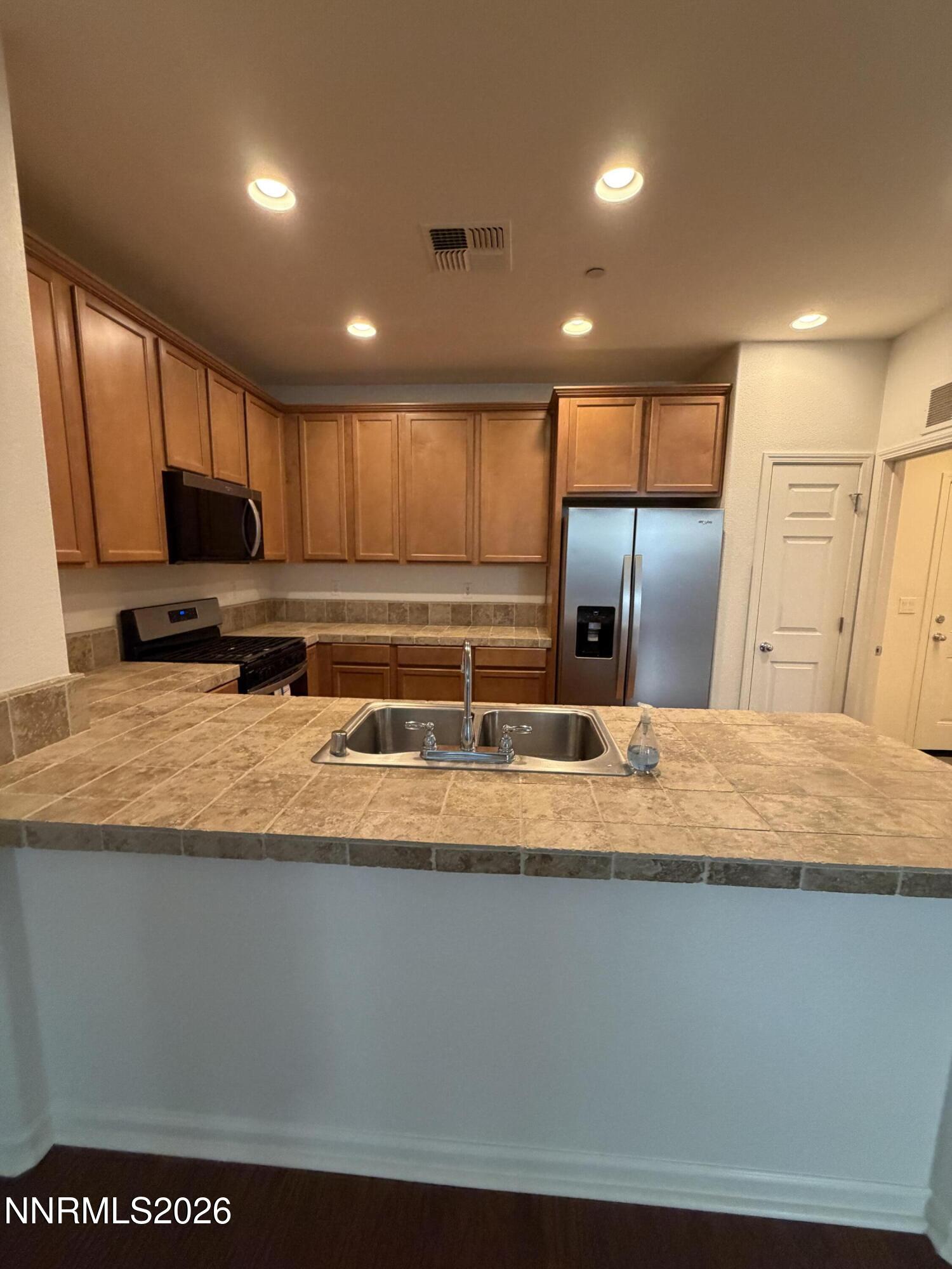 1892 Wind Ranch Road, Unit B Reno, NV 89521 - Photo 10 of 15 kitchen