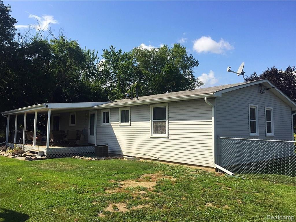 6506 Allen Road Fenton, MI 48430 - Photo 5 of 12 IMG_2638.JPG