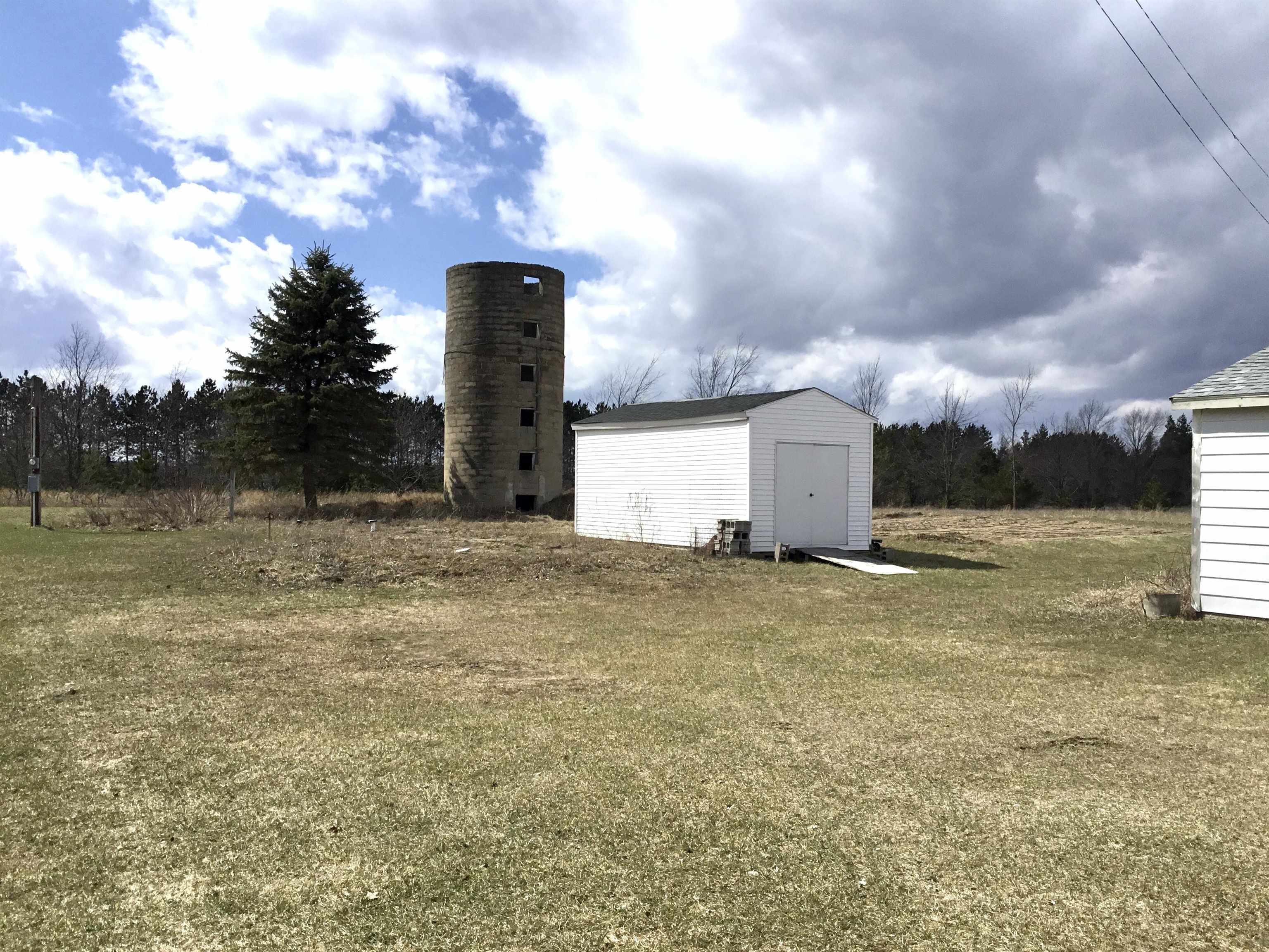 402 West Elder Road Mancelona, MI 49659 - Photo 6 of 32 1898882-6.JPG