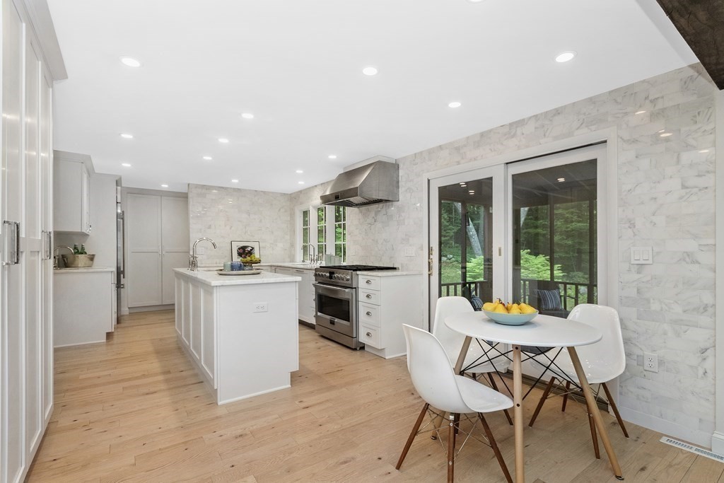 115 Brook Road Sharon, MA 02067 - Photo 4 of 29 Gallery Image 4