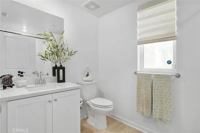 a view of entryway of a house