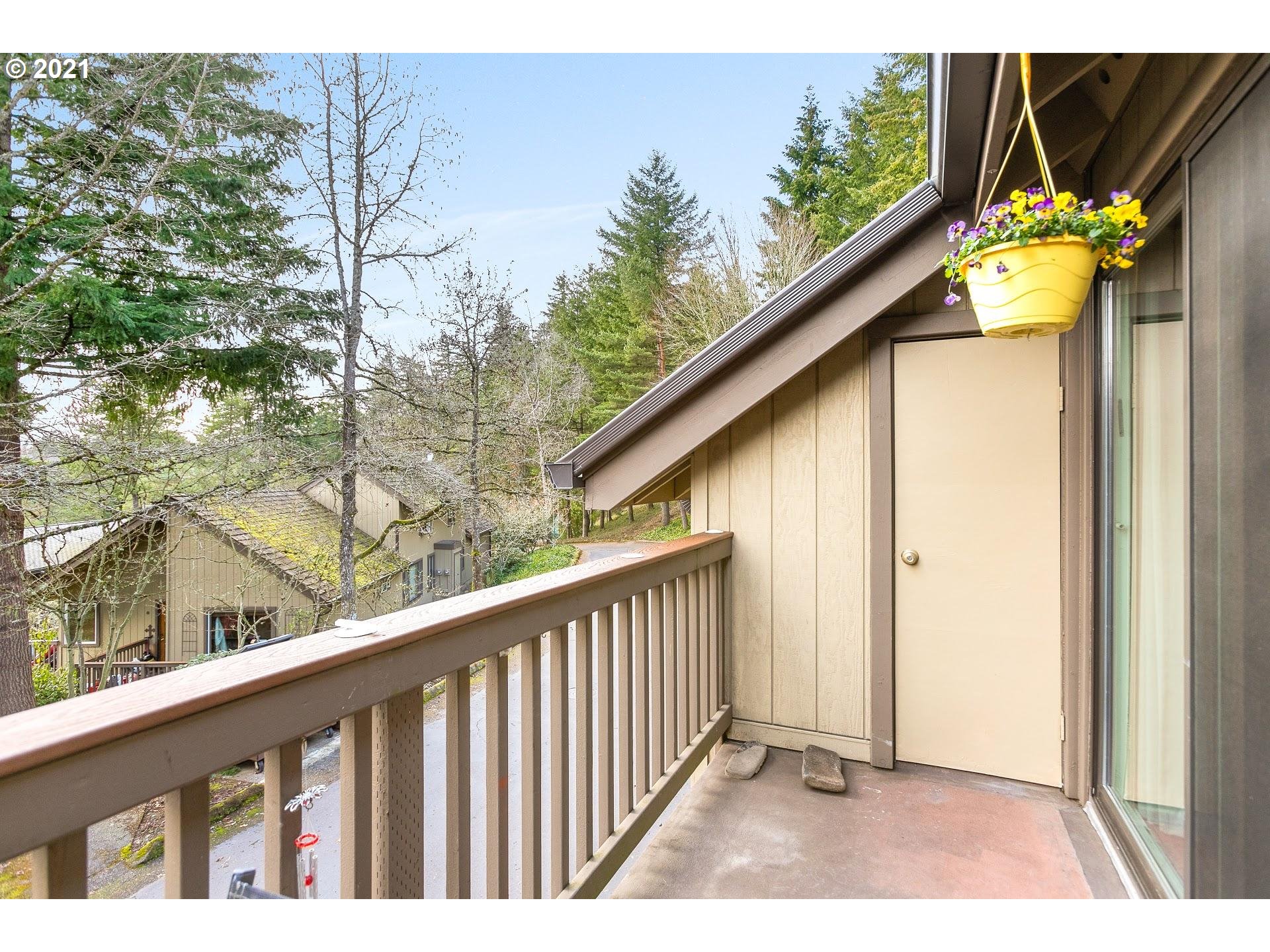 7530 Southwest Barnes Road, Unit C Portland, OR 97225 - Photo 12 of 25 Gallery Image 12