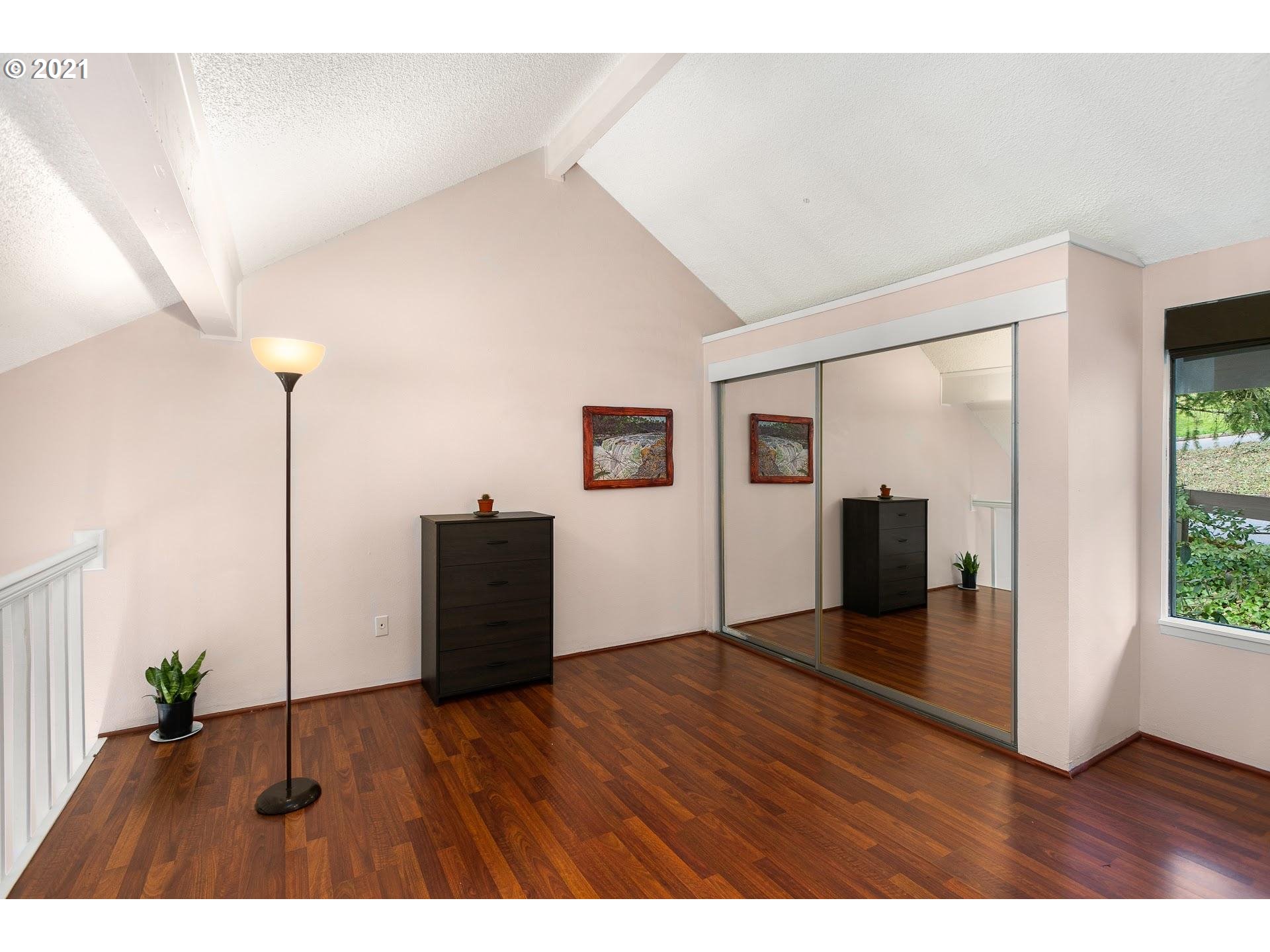 7530 Southwest Barnes Road, Unit C Portland, OR 97225 - Photo 14 of 25 Gallery Image 14