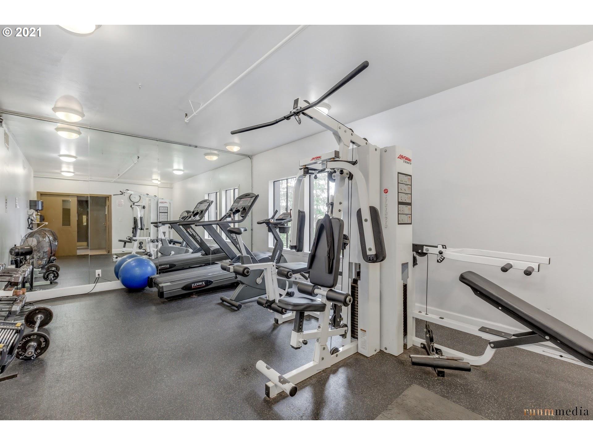 7530 Southwest Barnes Road, Unit C Portland, OR 97225 - Photo 23 of 25 Gallery Image 23
