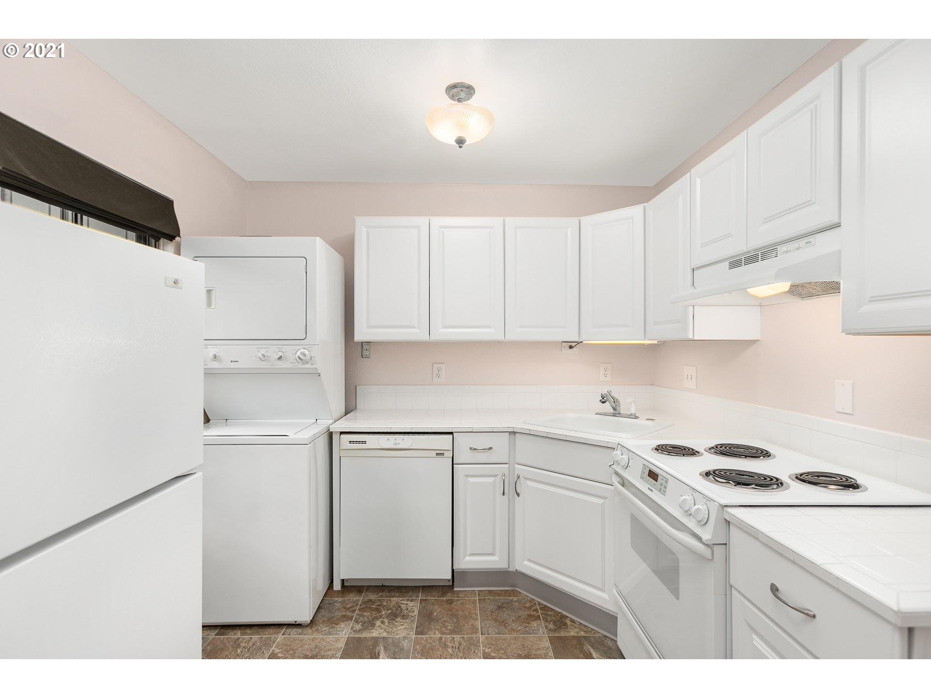 7530 Southwest Barnes Road, Unit C Portland, OR 97225 - Photo 7 of 25 Gallery Image 7