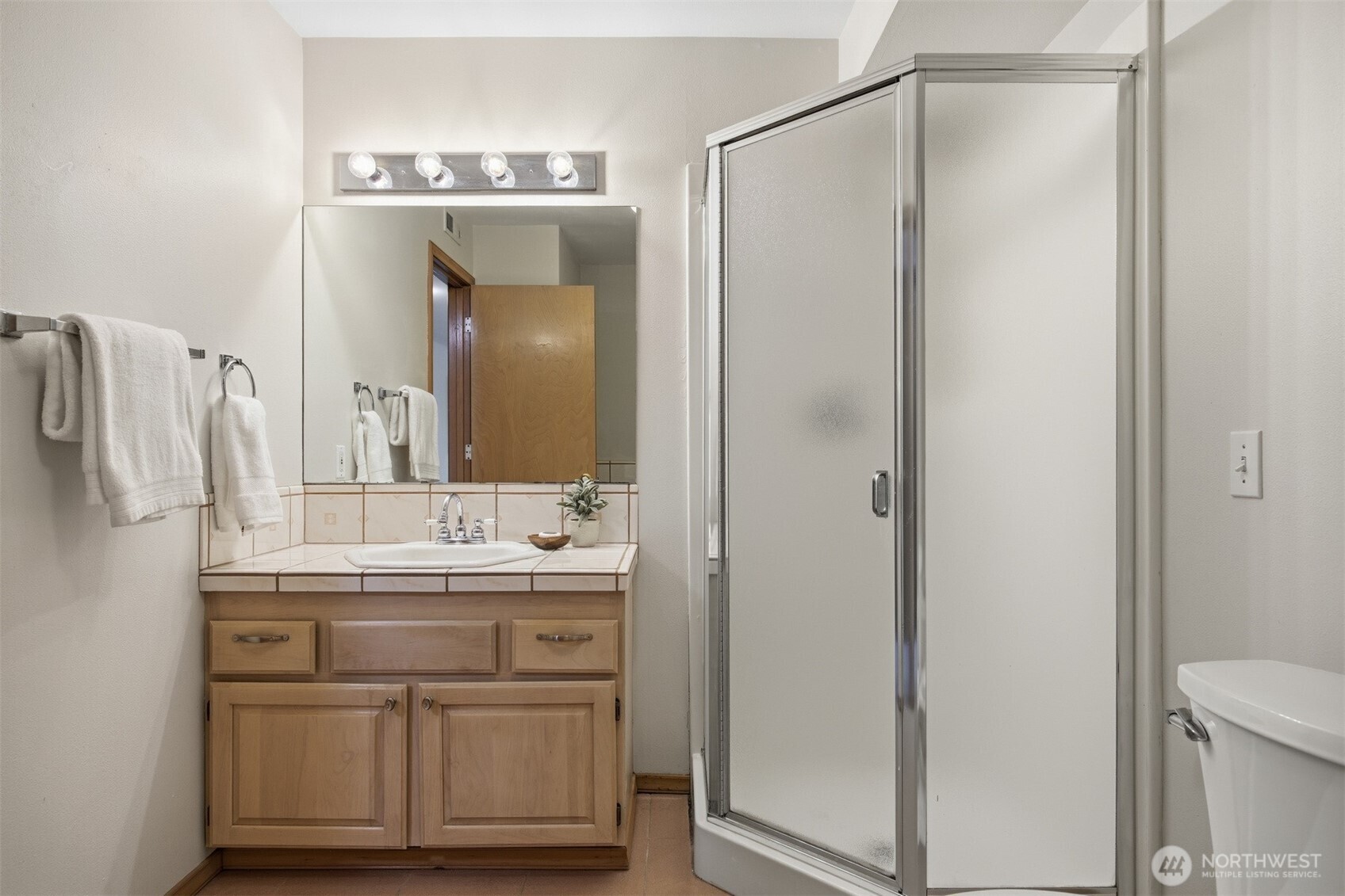 705 North State Street, Unit 102 Bellingham, WA 98225 - Photo 28 of 40