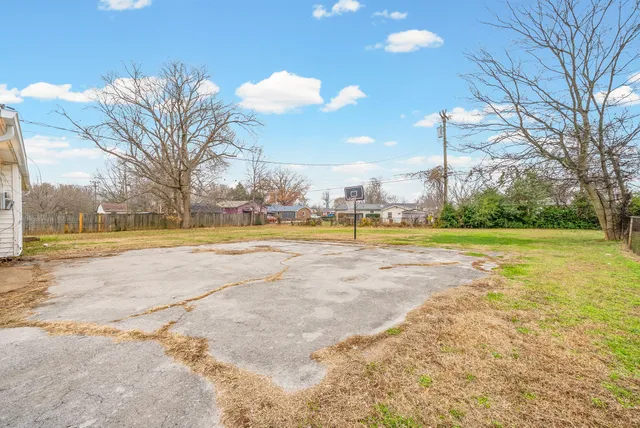 $1,395 | 2215 Green Acres Drive, Clarksville, TN 37042