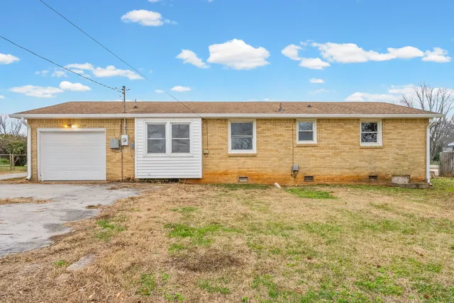 $1,395 | 2215 Green Acres Drive, Clarksville, TN 37042