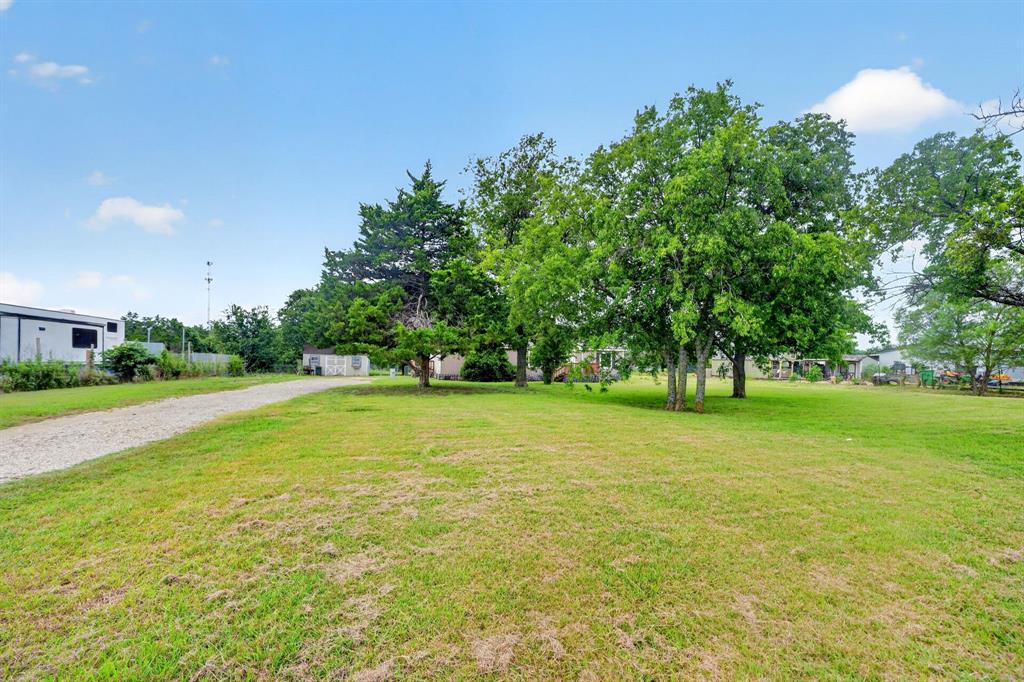 929 West Sterrett Road Waxahachie, TX 75167 - Photo 33 of 40