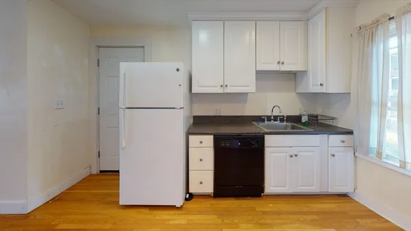 $3,950 | 47 Fairbanks Street, Unit 2, Boston, MA 02135
