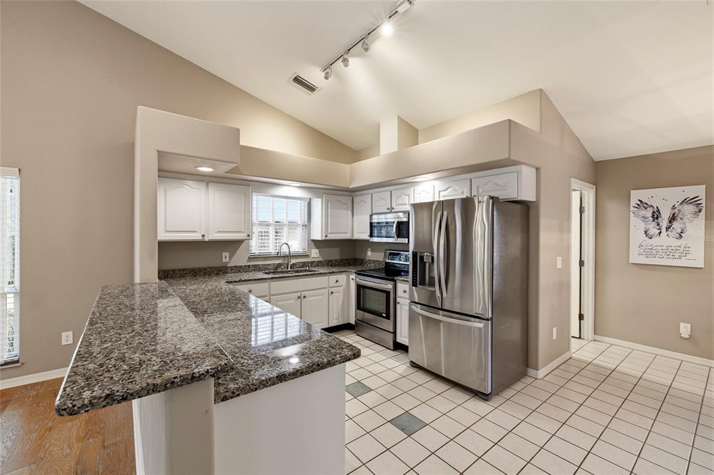 1128 Southwest 82 Terrace Gainesville, FL 32607 - Photo 12 of 37