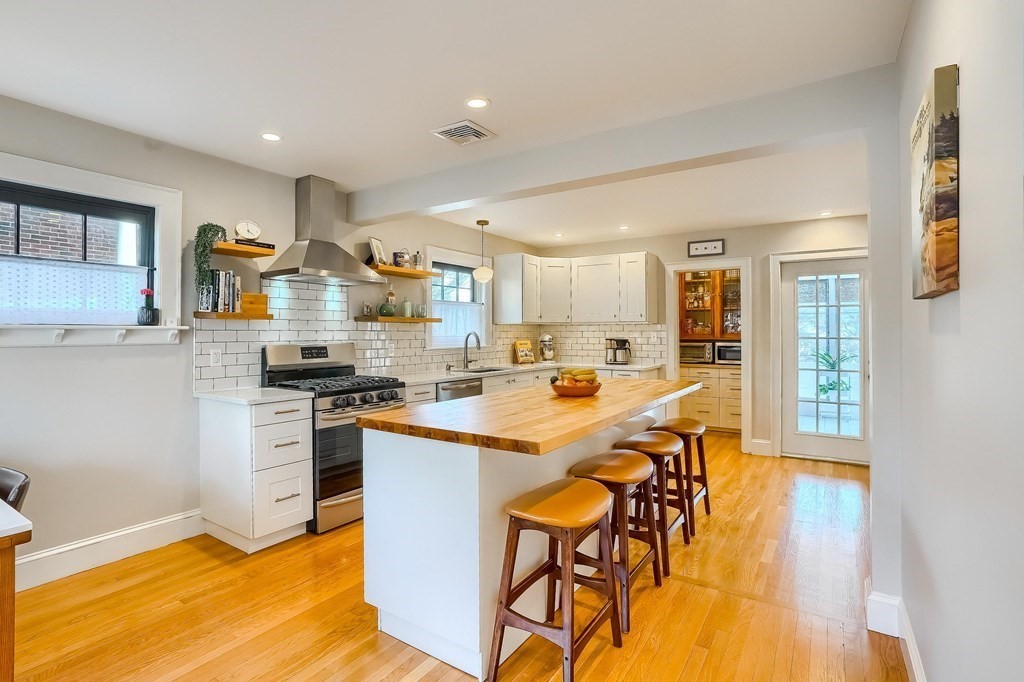 41 Russett Road Boston, MA 02132 - Photo 5 of 42 Gallery Image 5