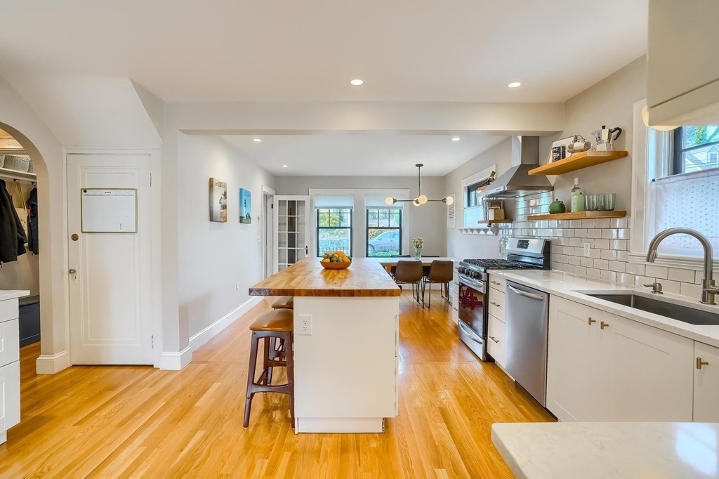 41 Russett Road Boston, MA 02132 - Photo 8 of 42 Gallery Image 8