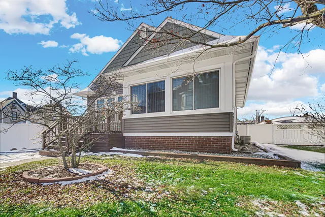 $199,900 | 10 North Michigan Street, La Crosse, IN 46348