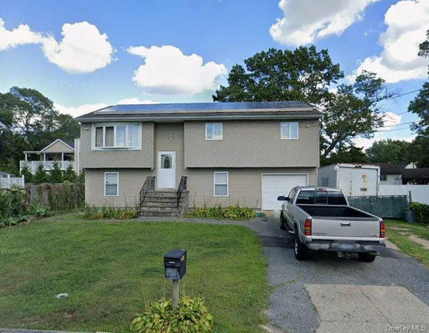 $2,700 | 15 Beech Street, Wyandanch, NY 11704