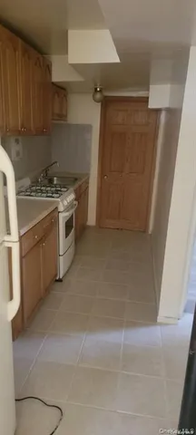 $2,700 | 15 Beech Street, Wyandanch, NY 11704