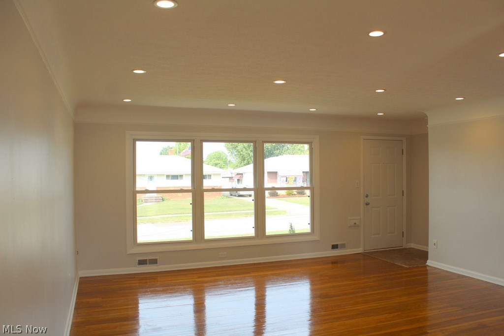9595 Reichert Road Parma, OH 44130 - Photo 8 of 22