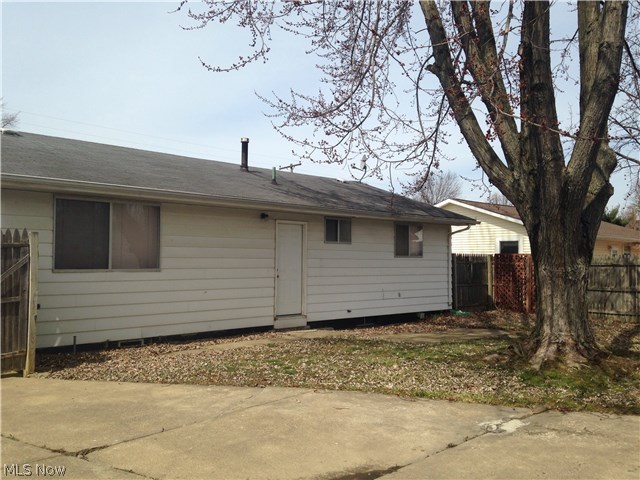 5655 Wallace Boulevard North Ridgeville, OH 44039 - Photo 11 of 14