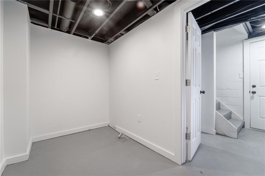 566 Kelso Road Pittsburgh, PA 15243 - Photo 37 of 40 a view of room