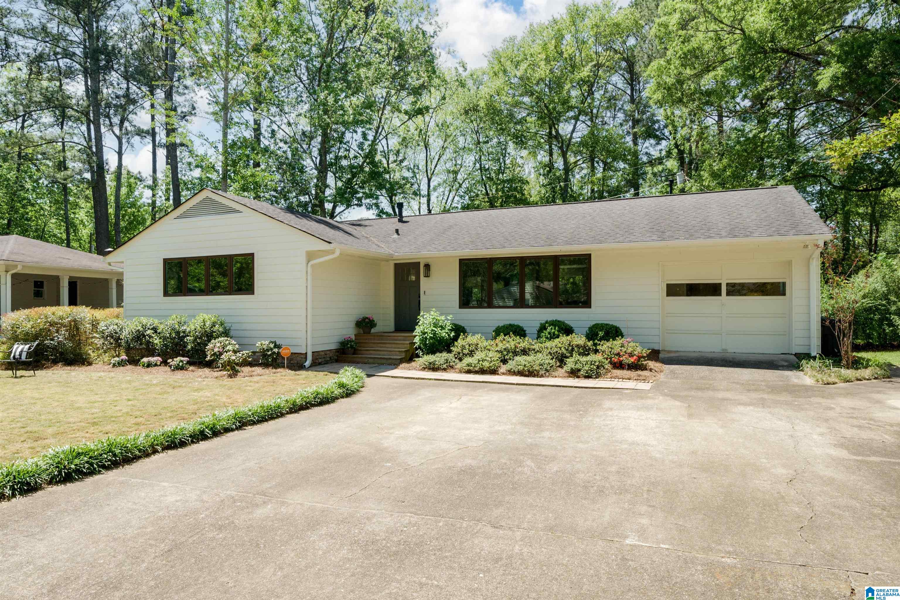 4217 MountainDale Road Birmingham, AL 35213 - Photo 2 of 47