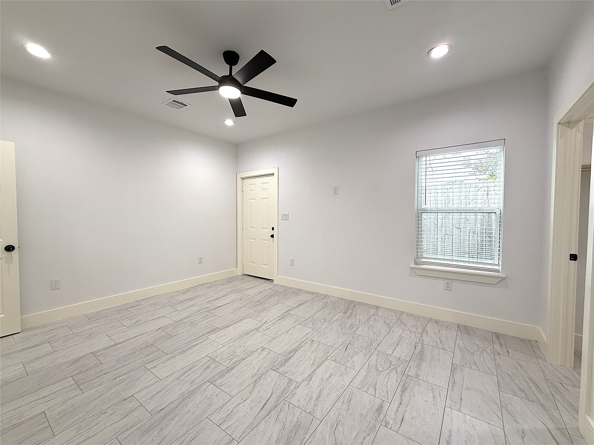 6708 Conley Street, Unit A Houston, TX 77021 - Photo 16 of 24 Primary bedroom