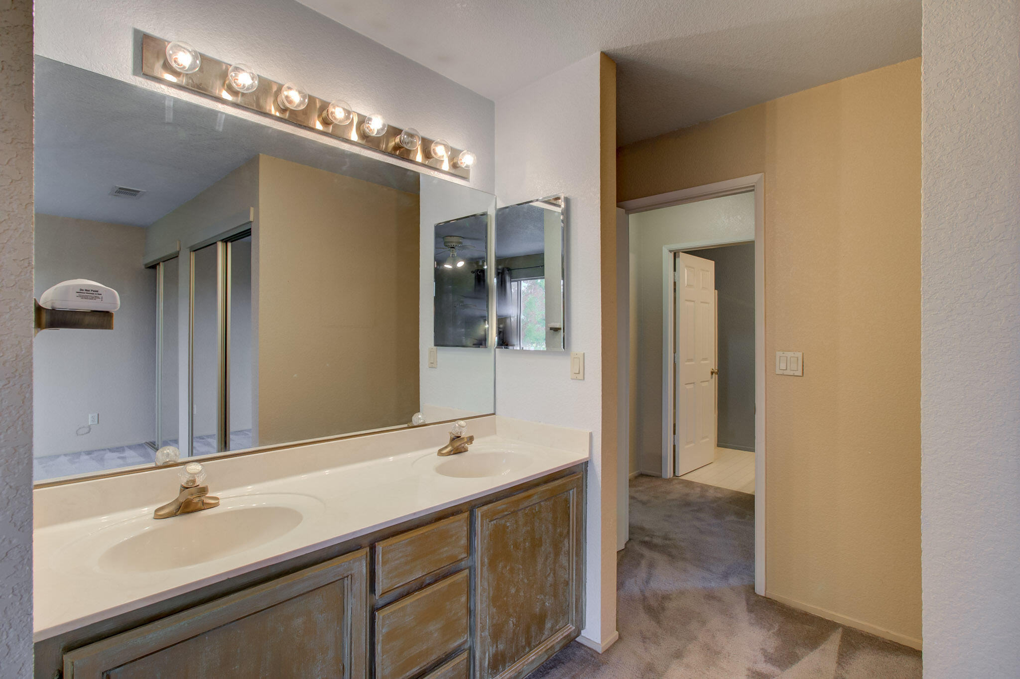 200 Ridgetop Drive, Unit 3 Redding, CA 96003 - Photo 11 of 19 Master x2 Sinks